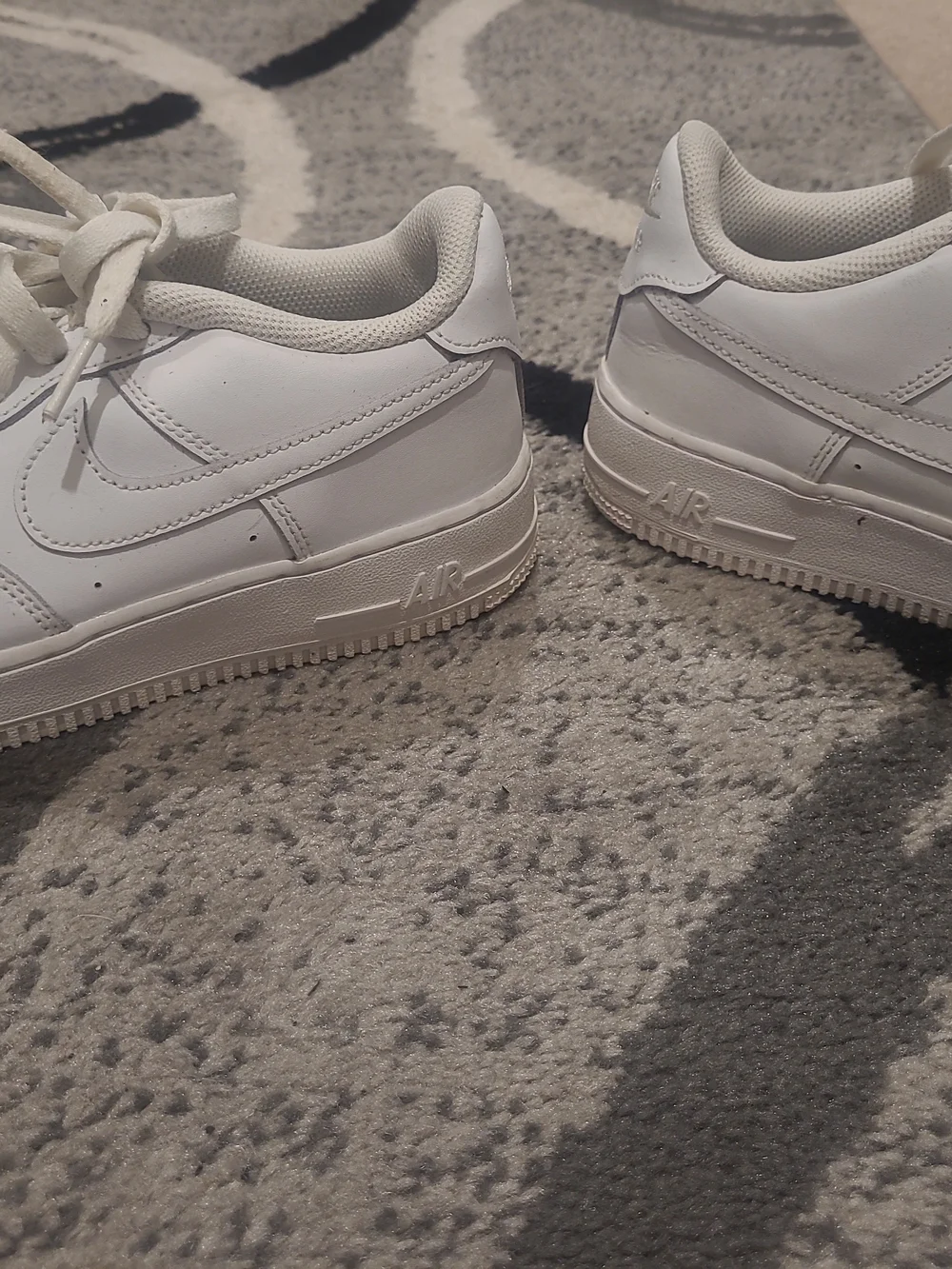 Nike versatile white