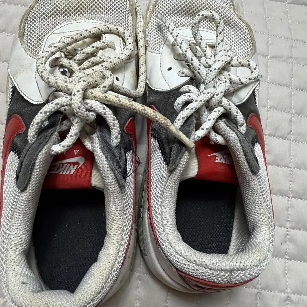 Nike shoes youth