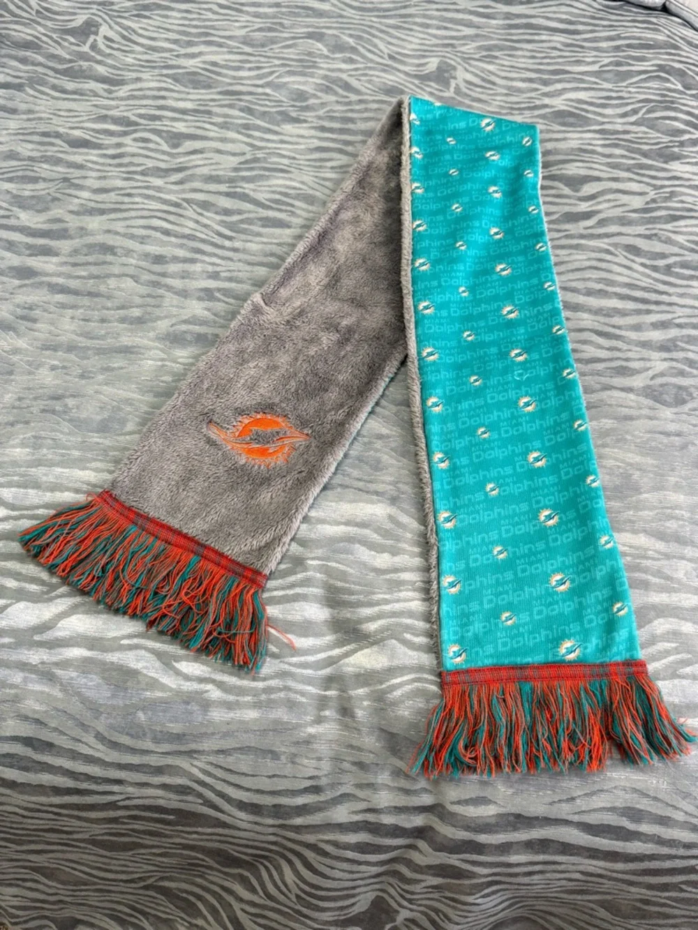 N/A team scarf