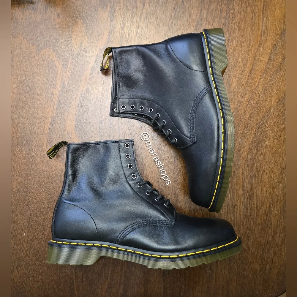 Dr. Martens 1460 Carpathian Black Boots