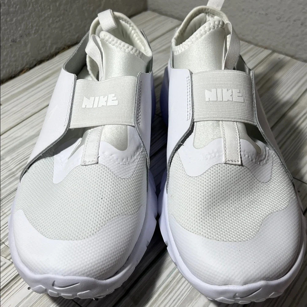 Nike Flex runner 2 Running Shoe Slip-On Sneaker white youth size 6.5Y DJ6038 100
