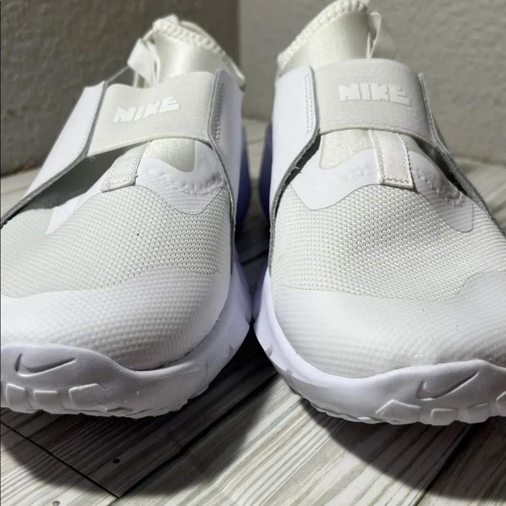 Nike Flex runner 2 Running Shoe Slip-On Sneaker white youth size 6.5Y DJ6038 100