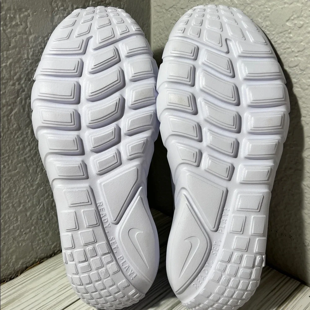 Nike Flex runner 2 Running Shoe Slip-On Sneaker white youth size 6.5Y DJ6038 100