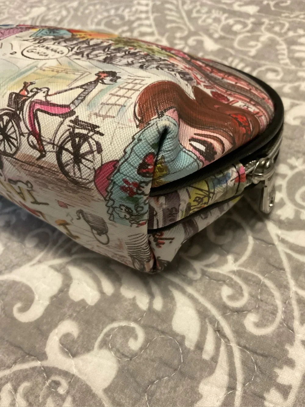 Izak Zenou I Love Japan / Arigato Tokyo Cosmetic Bag