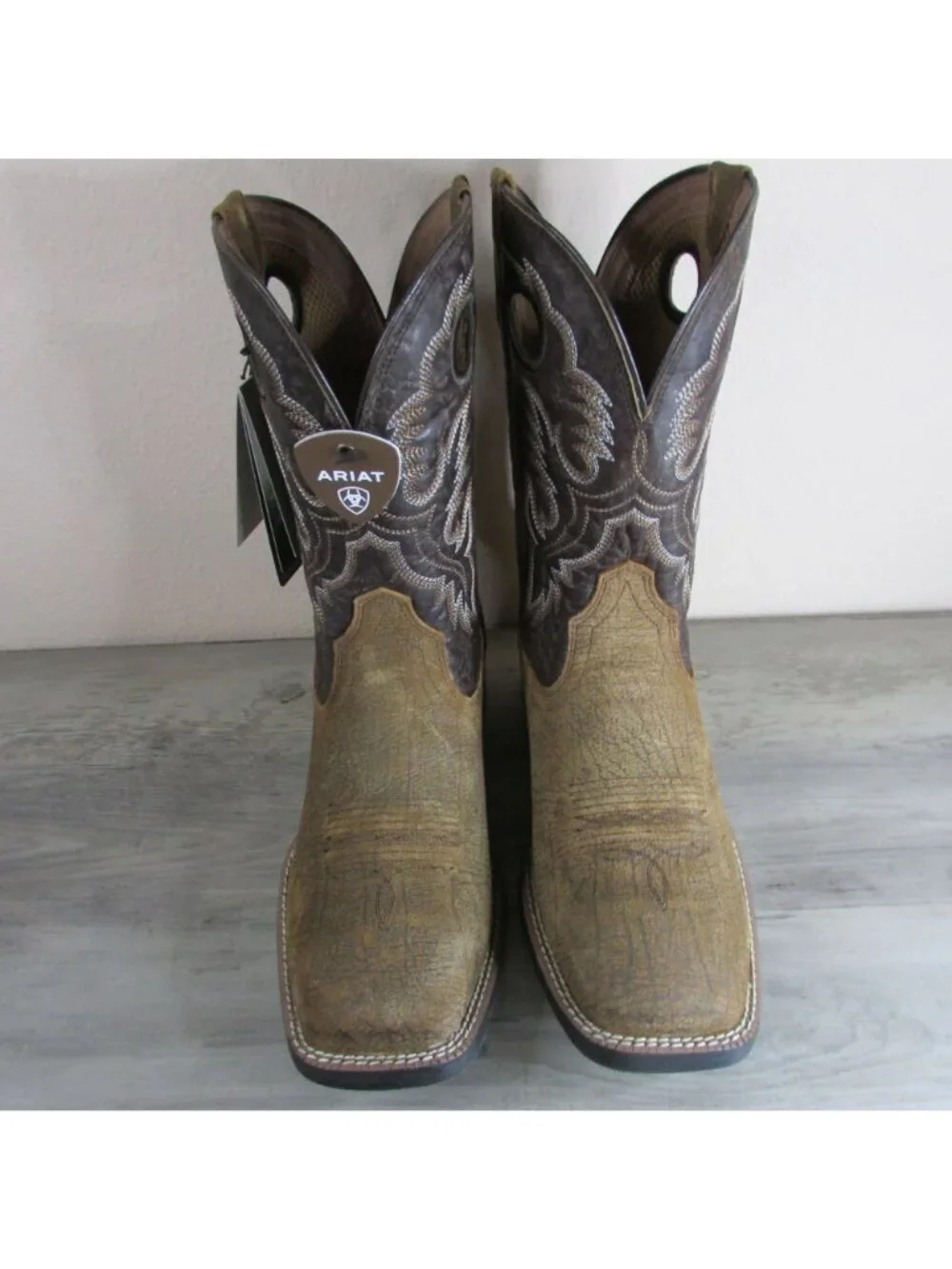 Ariat brand new