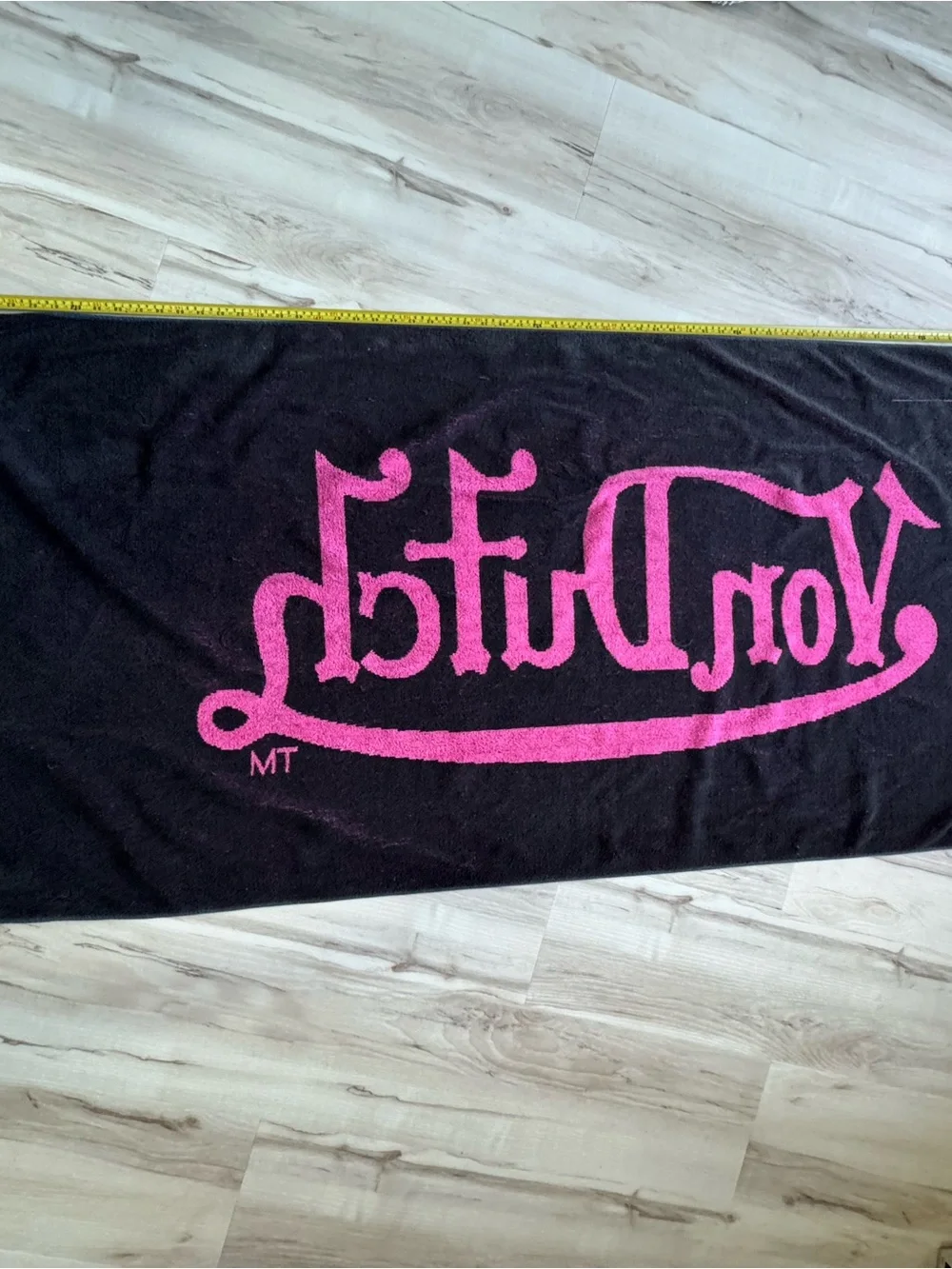 Von Dutch lettering soft style