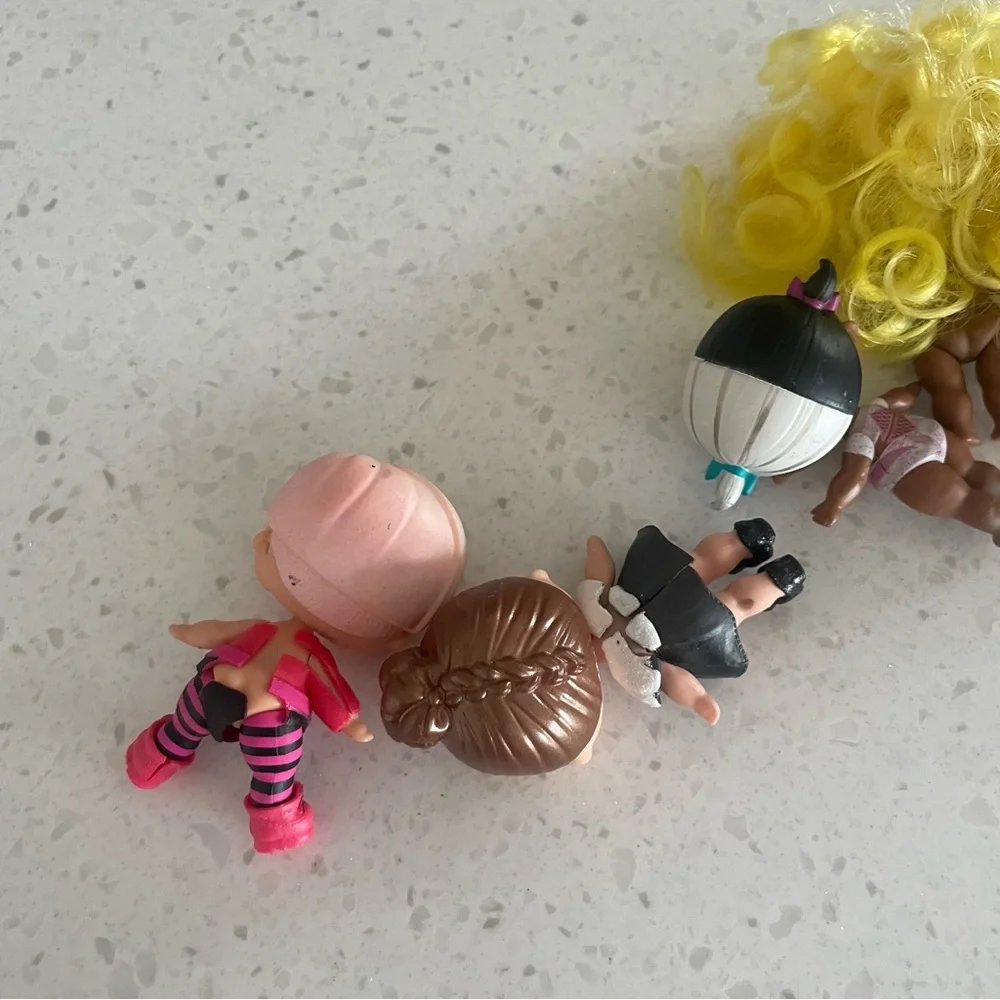 L.O.L. Surprise! pink highlights