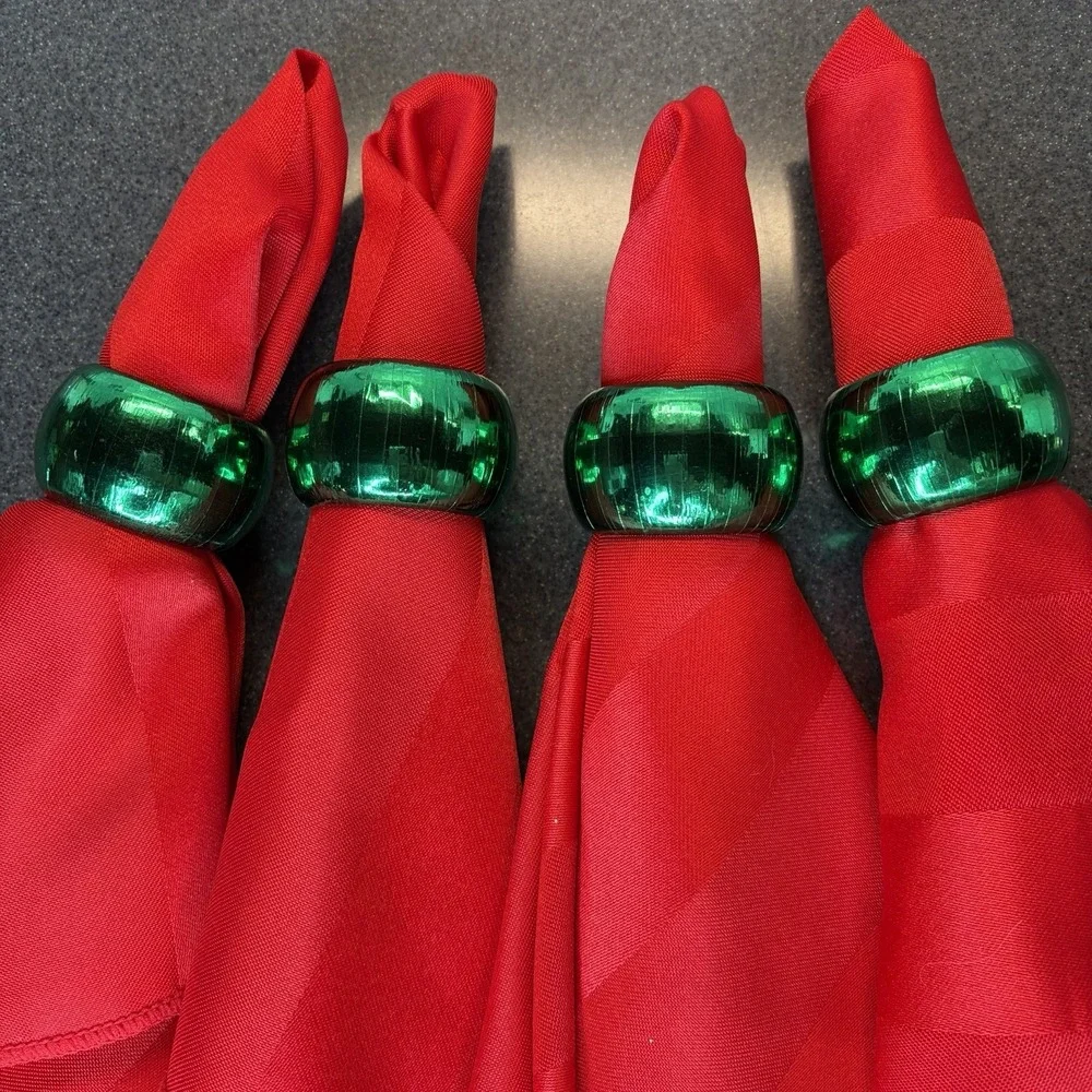Christmas Red Napkins with Green Rings Dinner Party 16x17‎ Crisp Linens Holliday