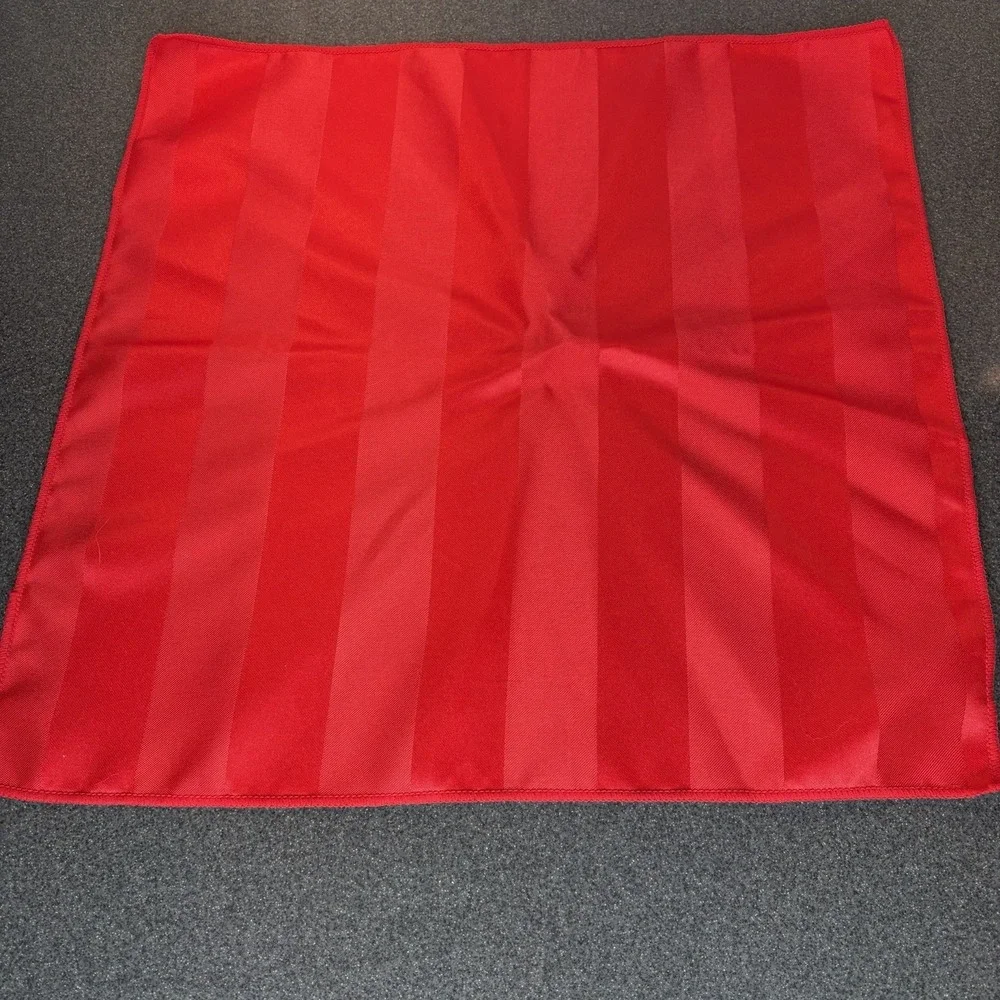 Christmas Red Napkins with Green Rings Dinner Party 16x17‎ Crisp Linens Holliday