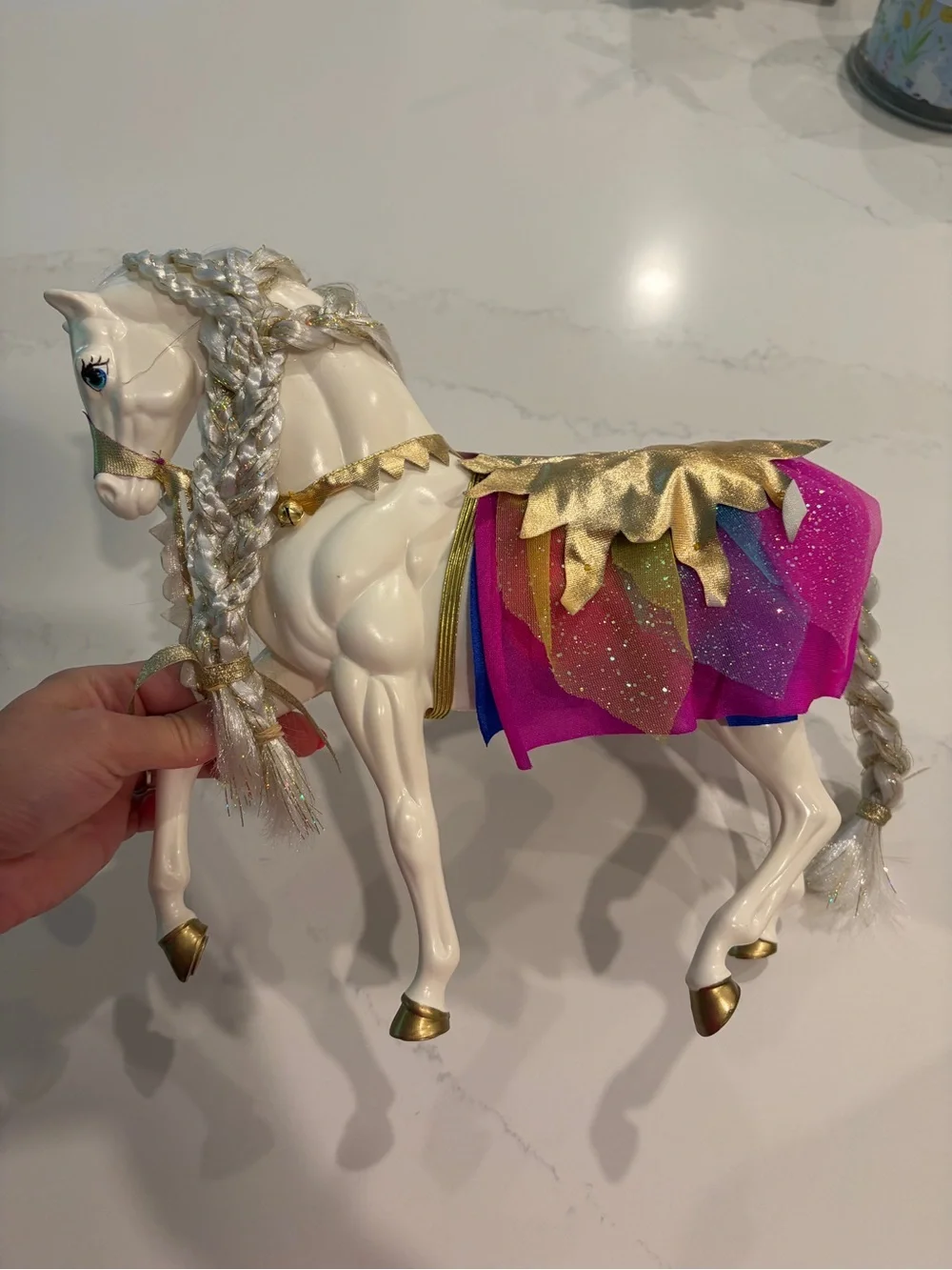 Mattel Barbie White Horse Hunchback of Notre Dame, reversible saddle