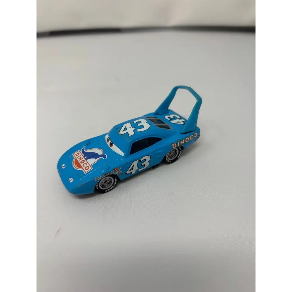 Lot 4 Disney Pixar cars