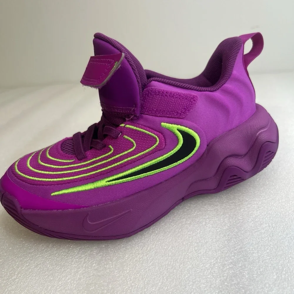 Nike kids violet 13c