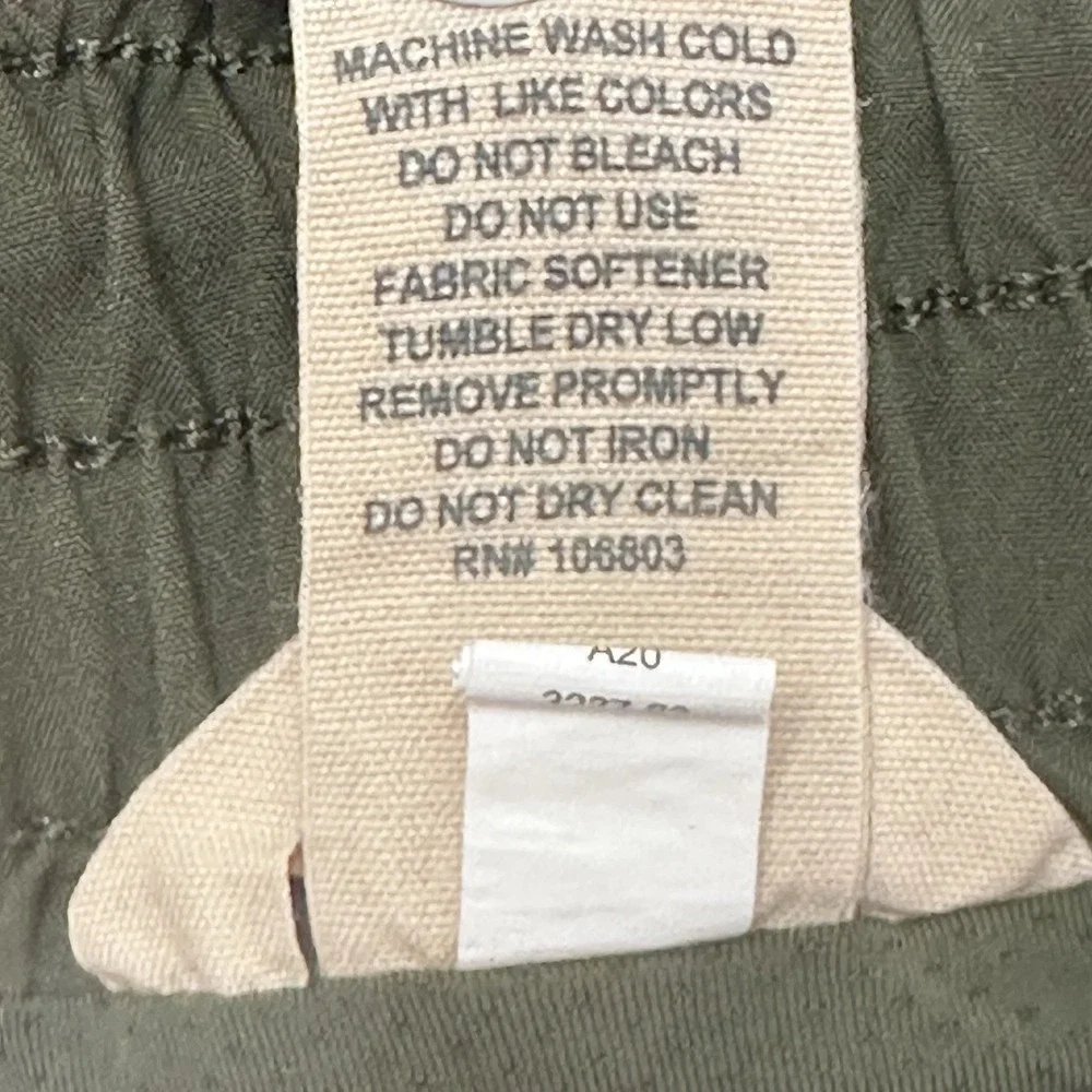 Duluth Trading Co excellent size stains