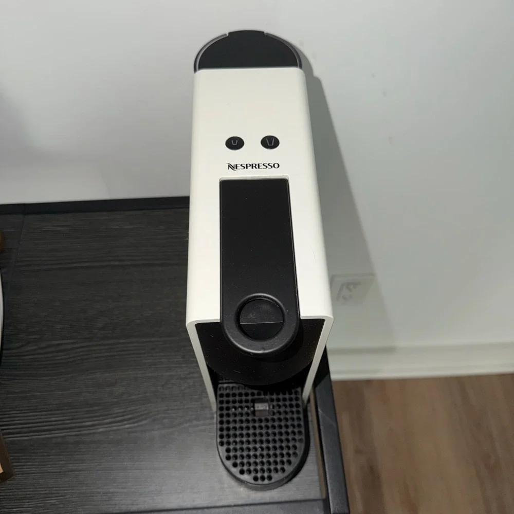 Nespresso Essenza Mini Pure White Coffee Machine - White and Black