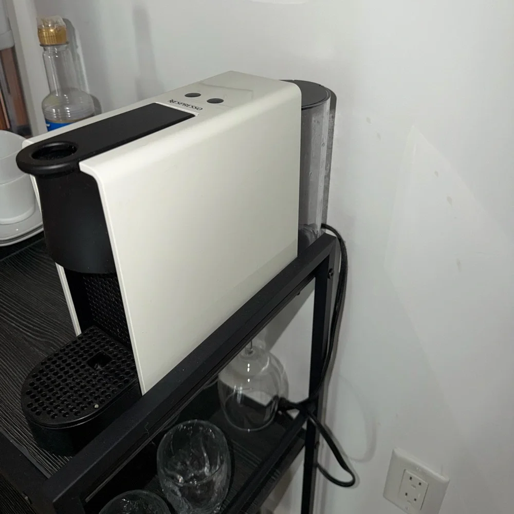 Nespresso Essenza Mini Pure White Coffee Machine - White and Black