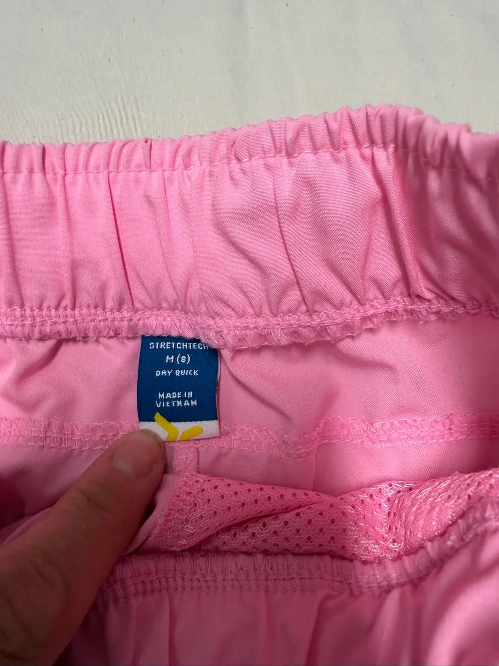 Old Navy details sports built