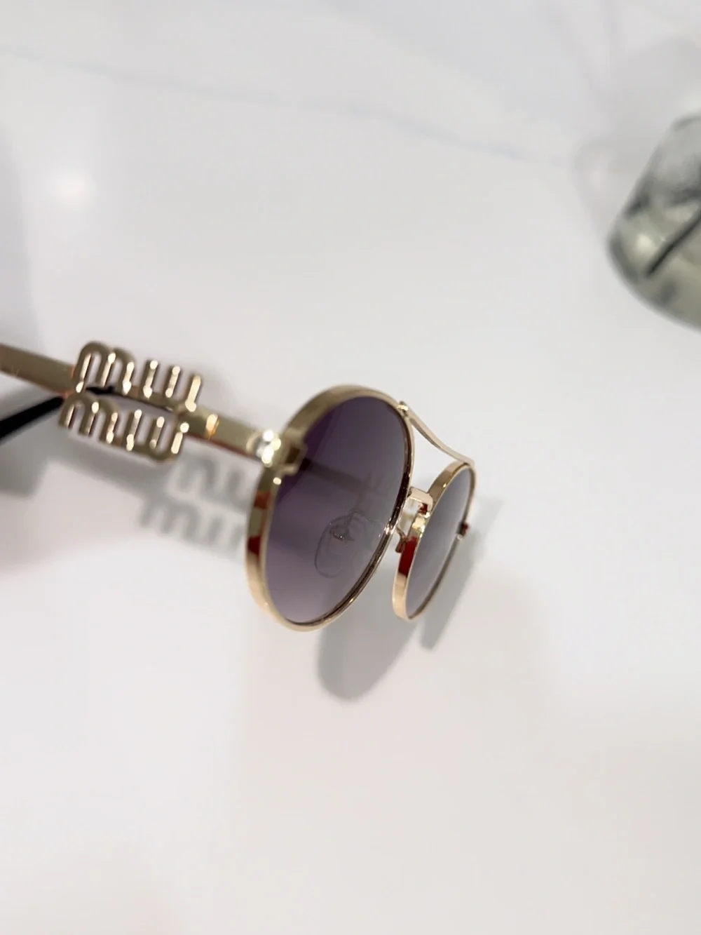 N/A stylish oval