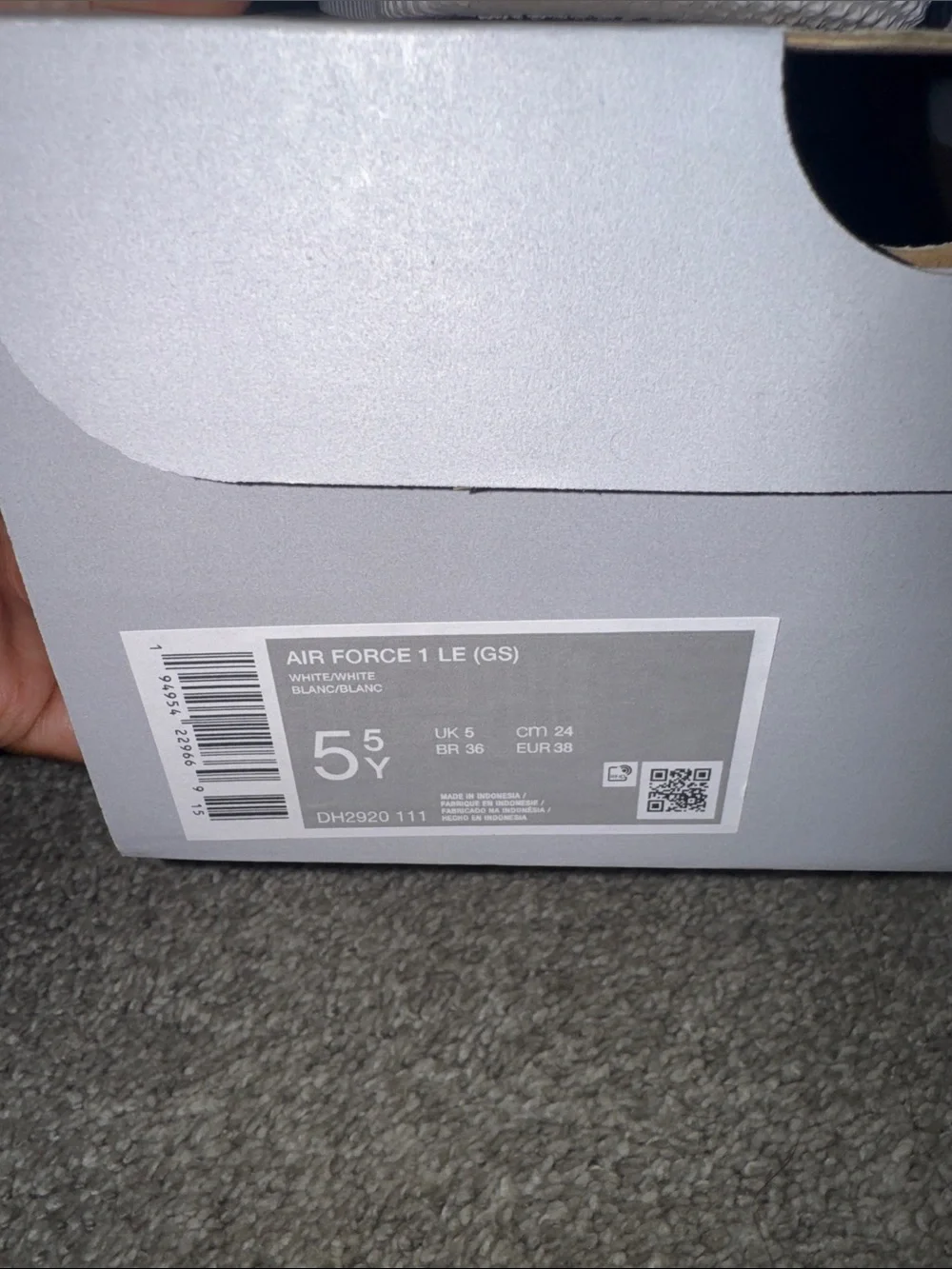 Nike upper top pair