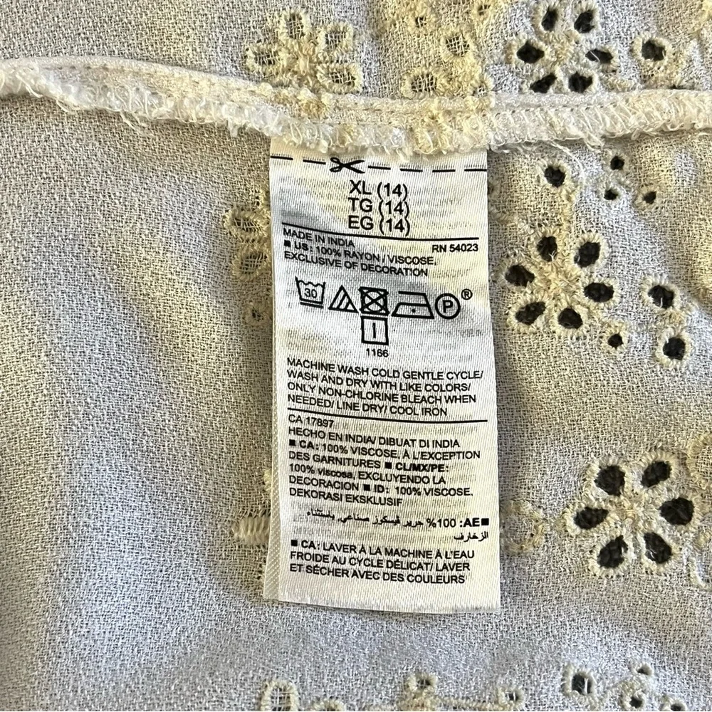 Old Navy Girls XL 14 White Eyelet Lace Peasant Blouse Smocked Off Shoulder Top