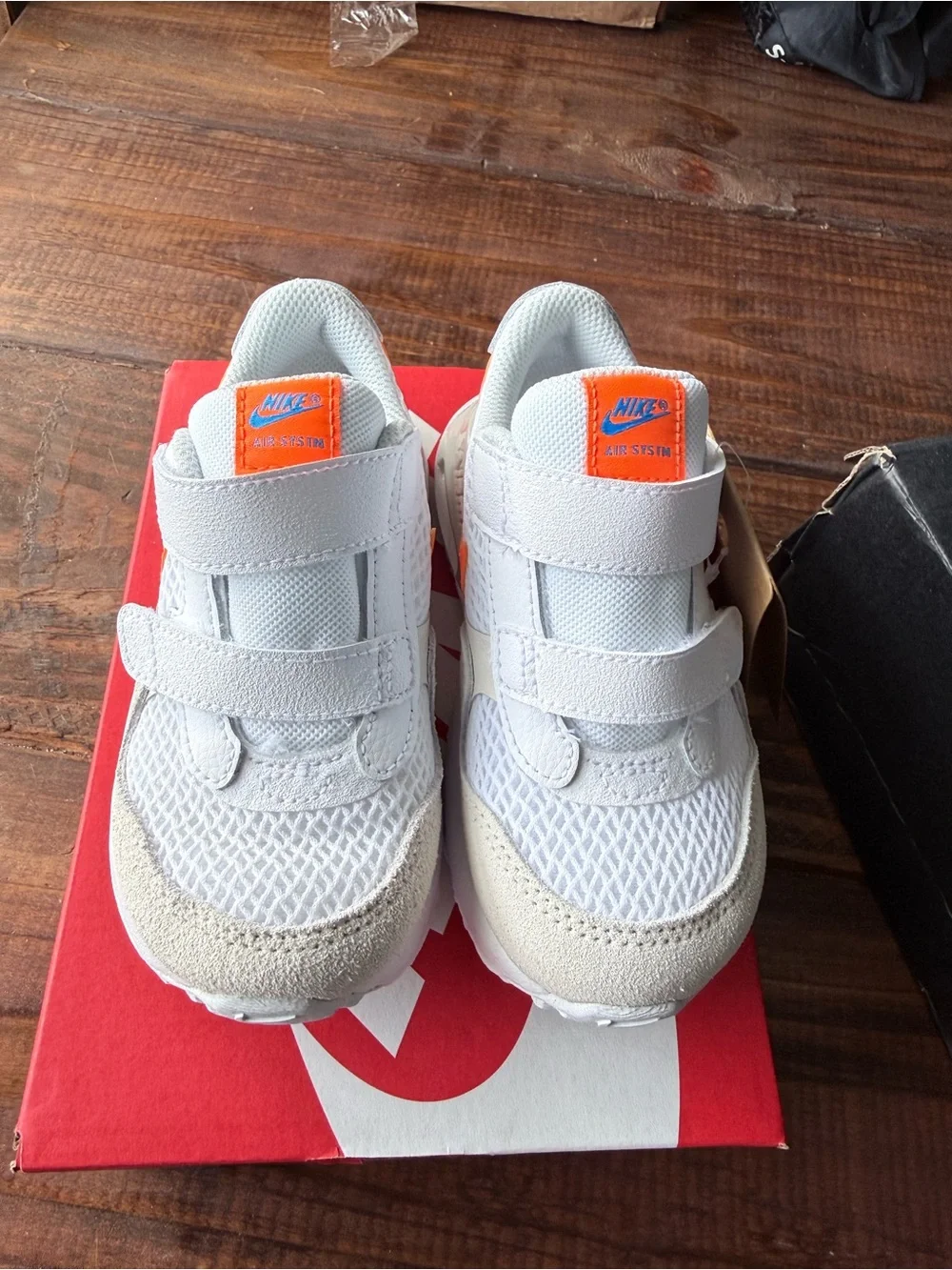 Nike lightweight air