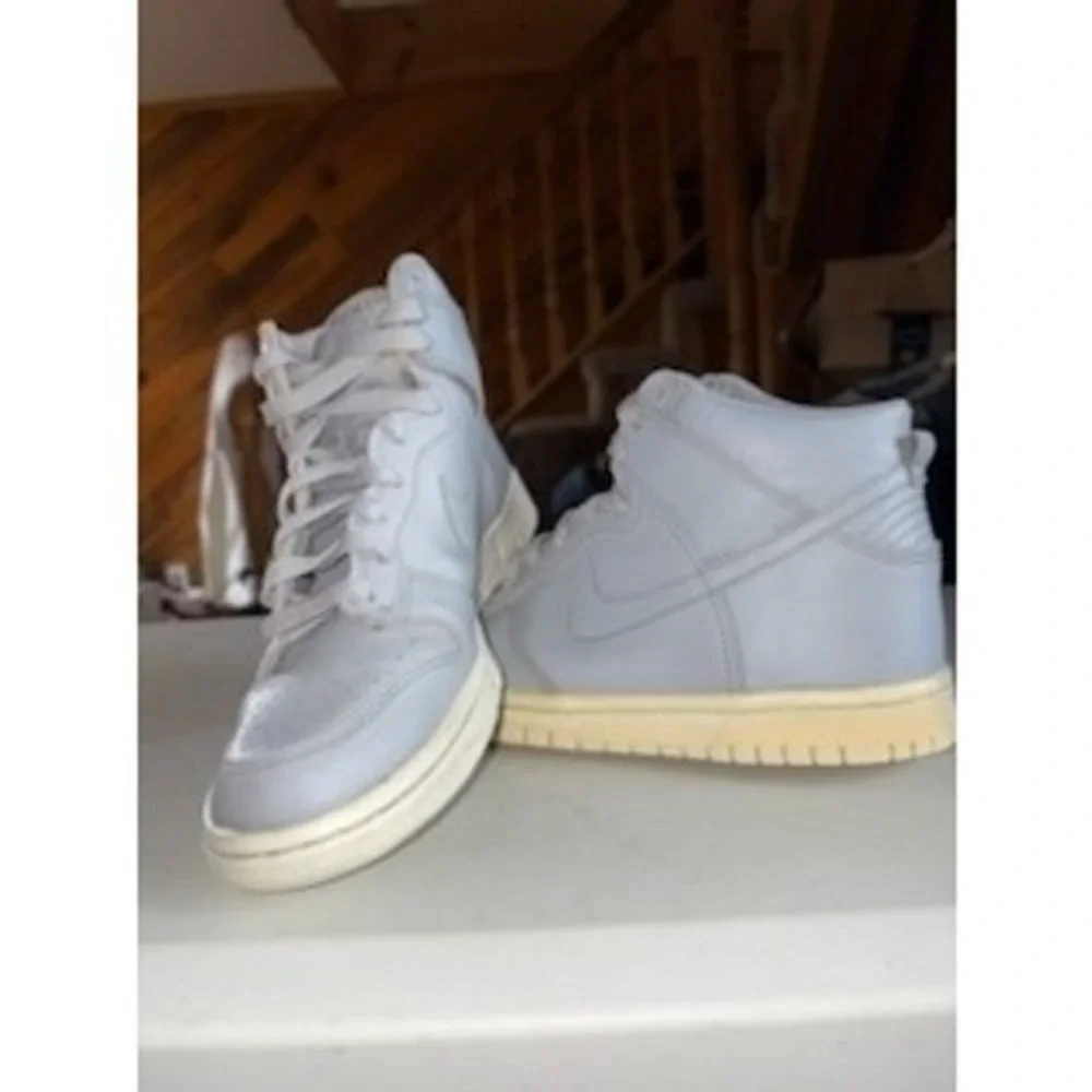 Nike Dunk High‎ Top Youth Sneakers Light Gray Size 5.5Y
