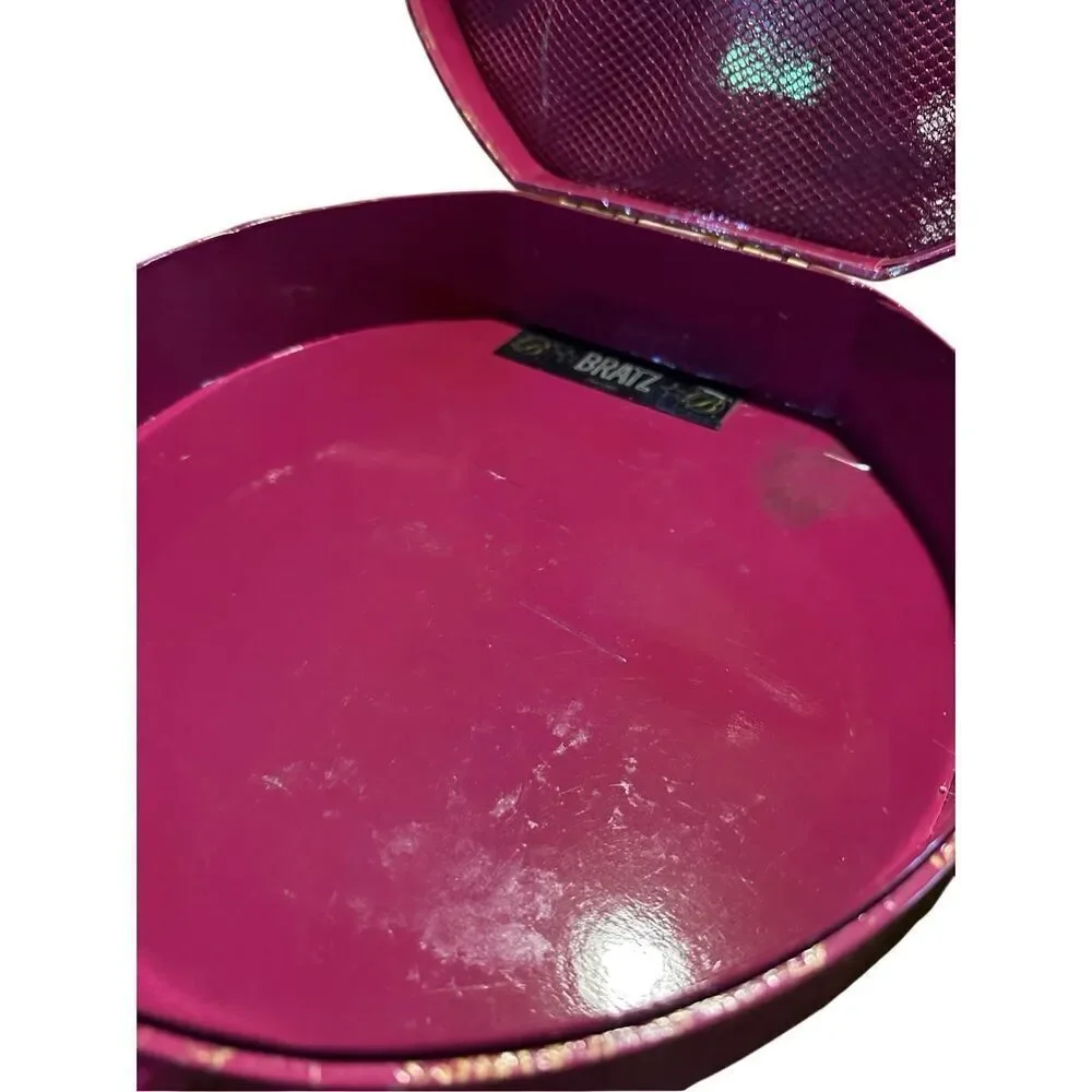 Bratz The Movie Yasmin Cloe Carrying Storage Case Makeup Box Retro Y2K