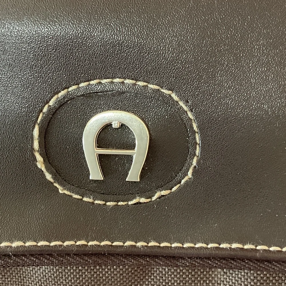 Etienne Aigner vintage versatile