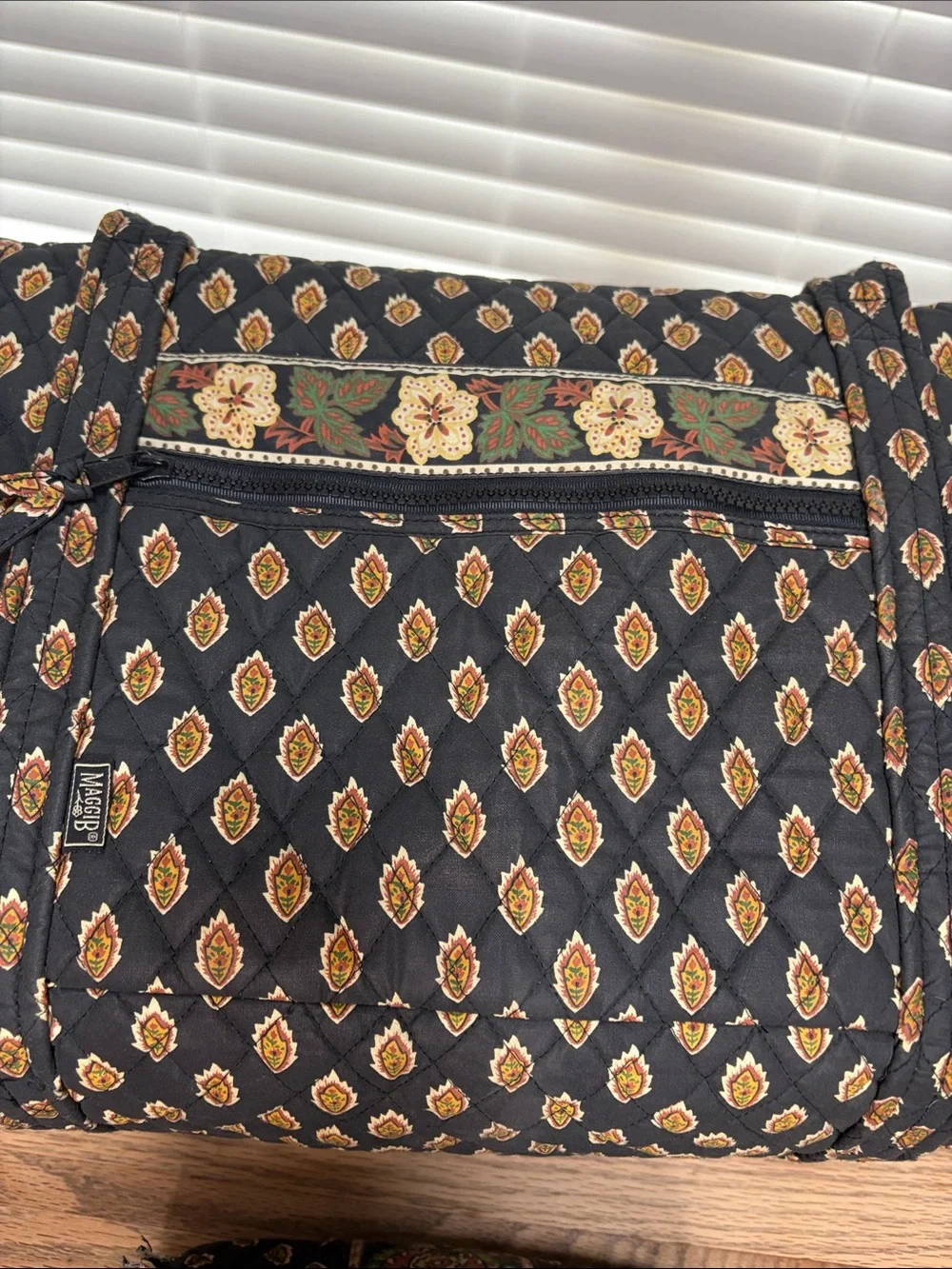 Maggib black quilted