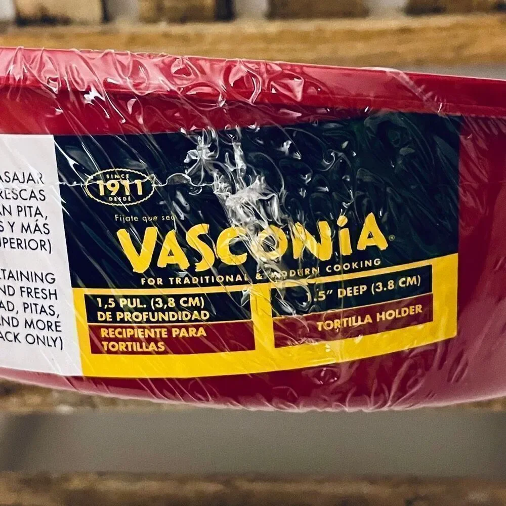 NWT Vasconia TORTILLAS Round Red Plastic Holder w/ lid for Pita bread Flatbread