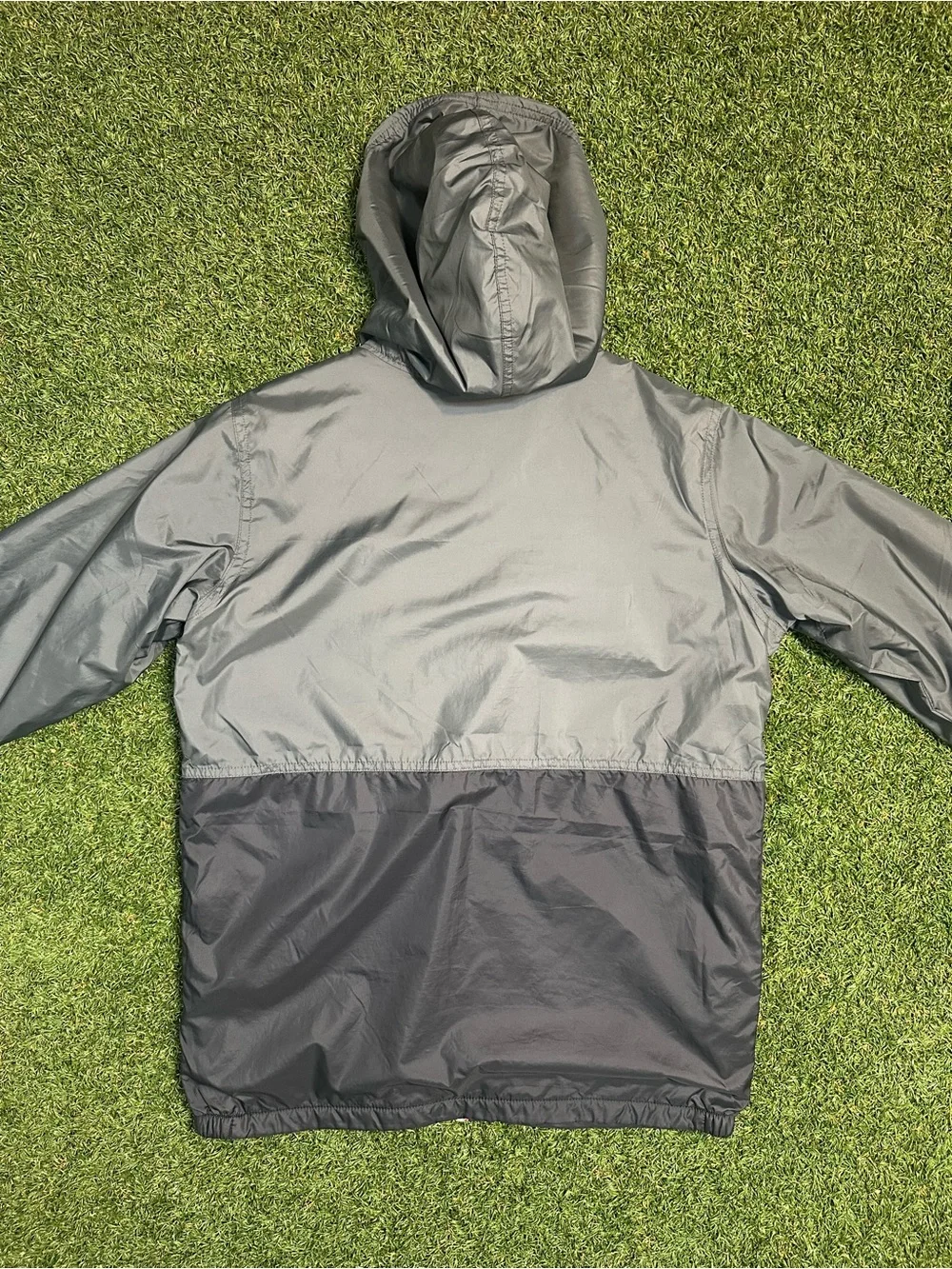 Columbia hooded windbreaker