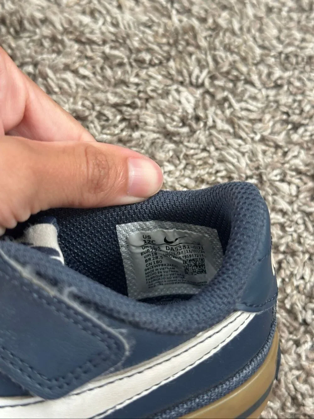 Nike court legacy
