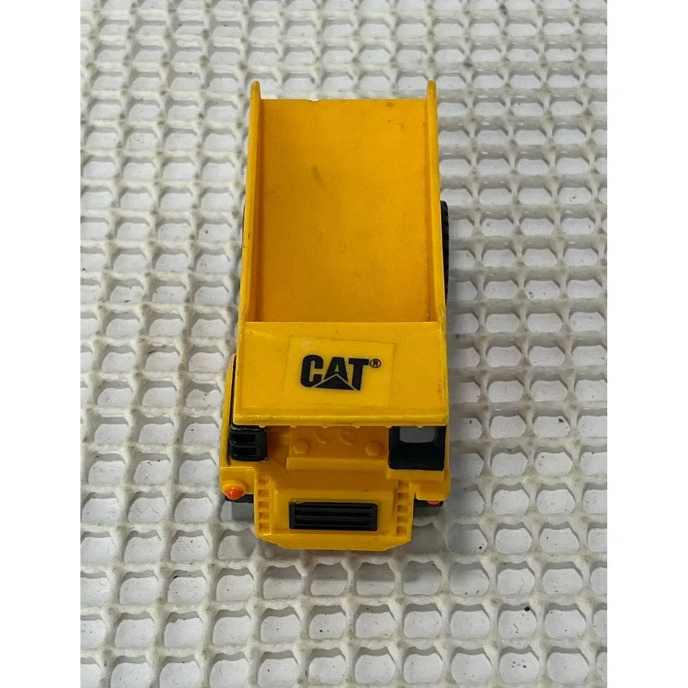 N/A vintage plastic