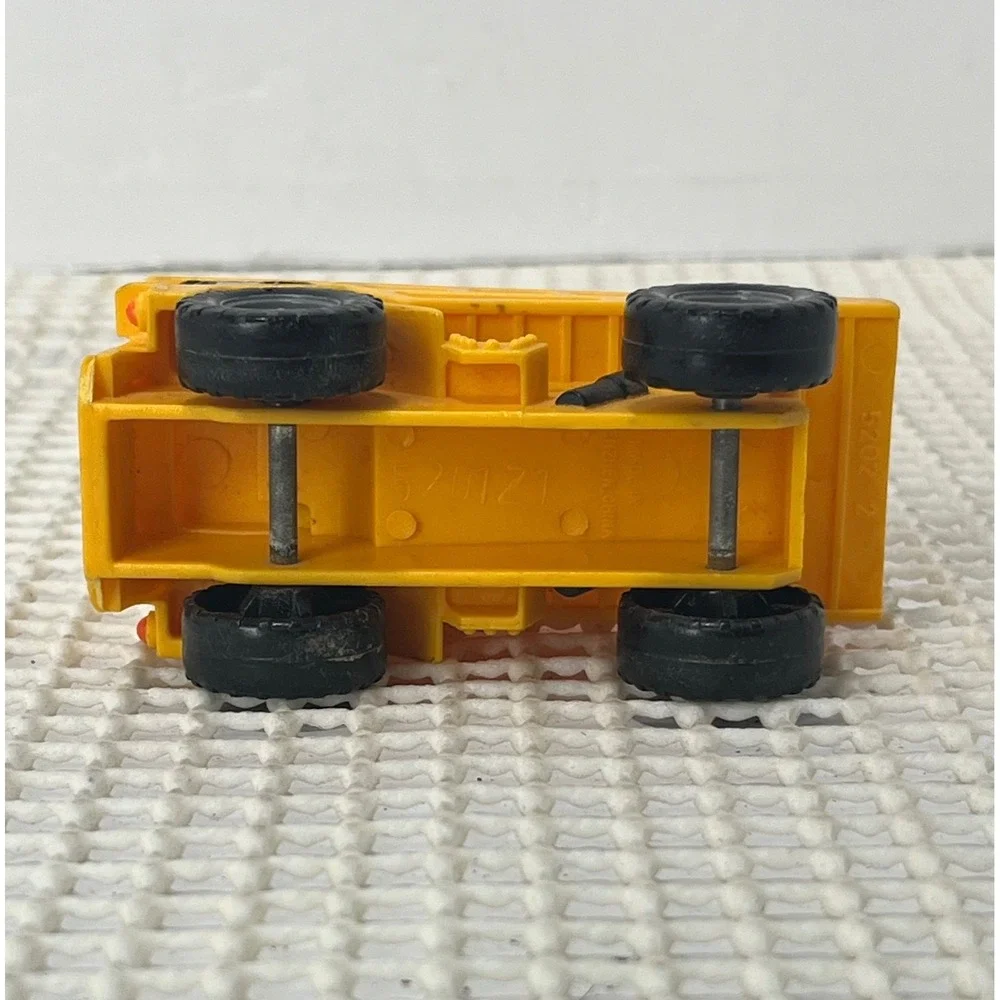 N/A vintage plastic