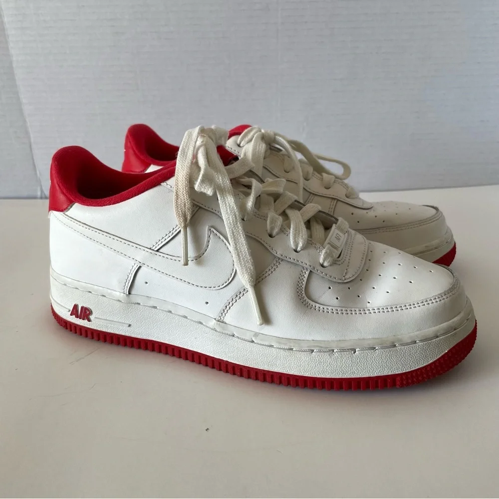 Nike great accent