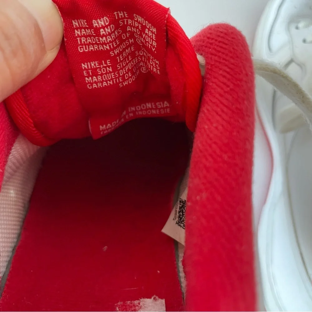 Nike 7y signs