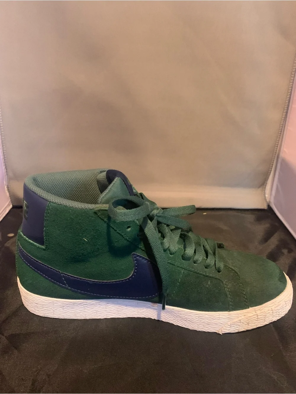 Nike textured swoosh