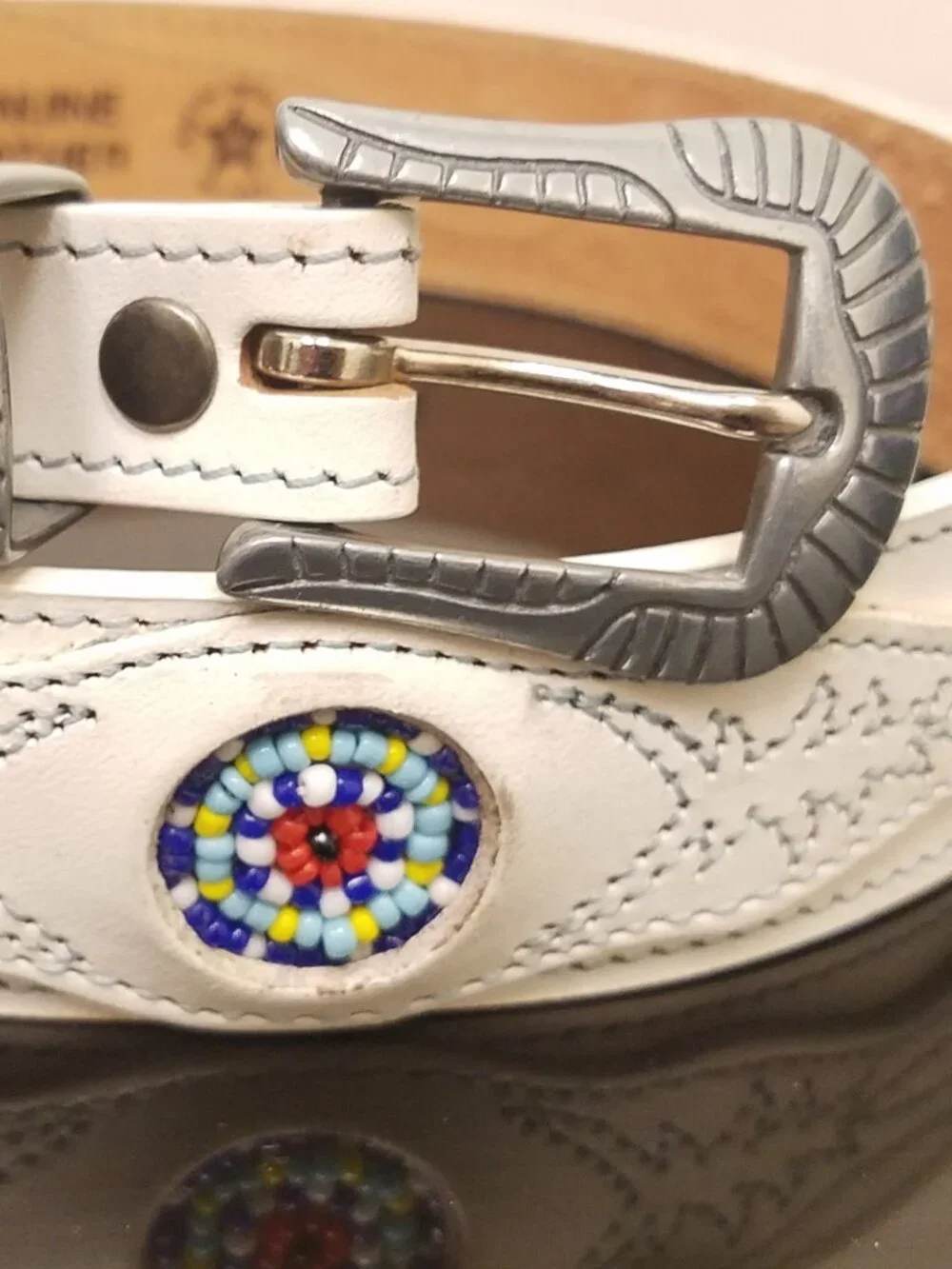 Silver Creek Collection Southwest Western Beaded Style White Leather Belt 27-30