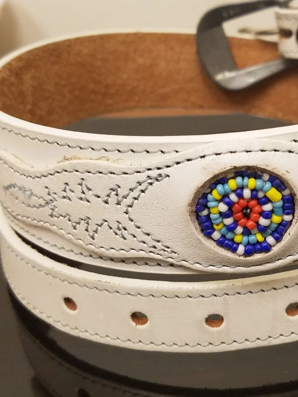 Silver Creek Collection Southwest Western Beaded Style White Leather Belt 27-30