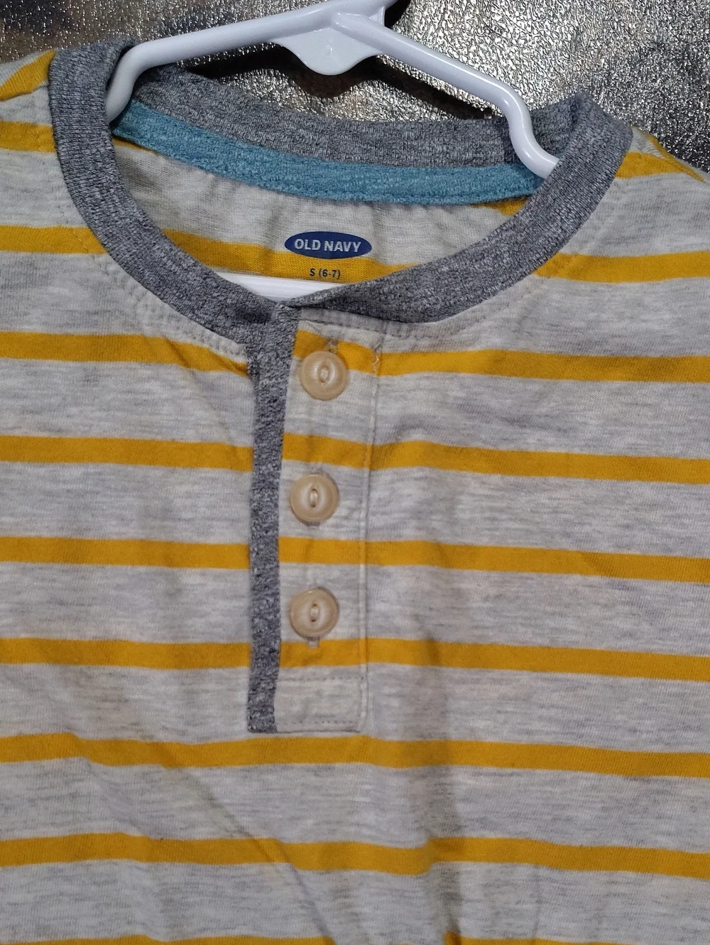 6/7 Old Navy Shirt $15