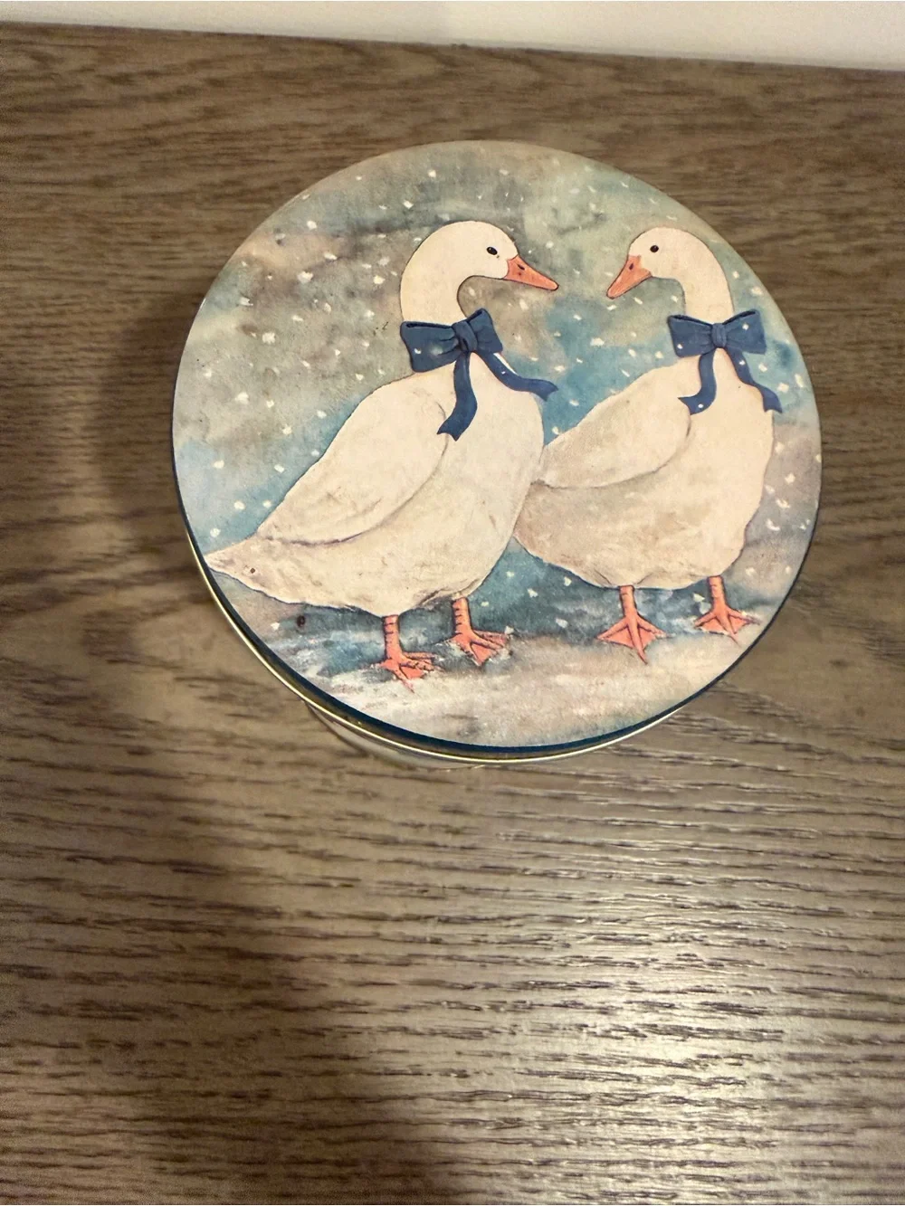 N/A round decorative