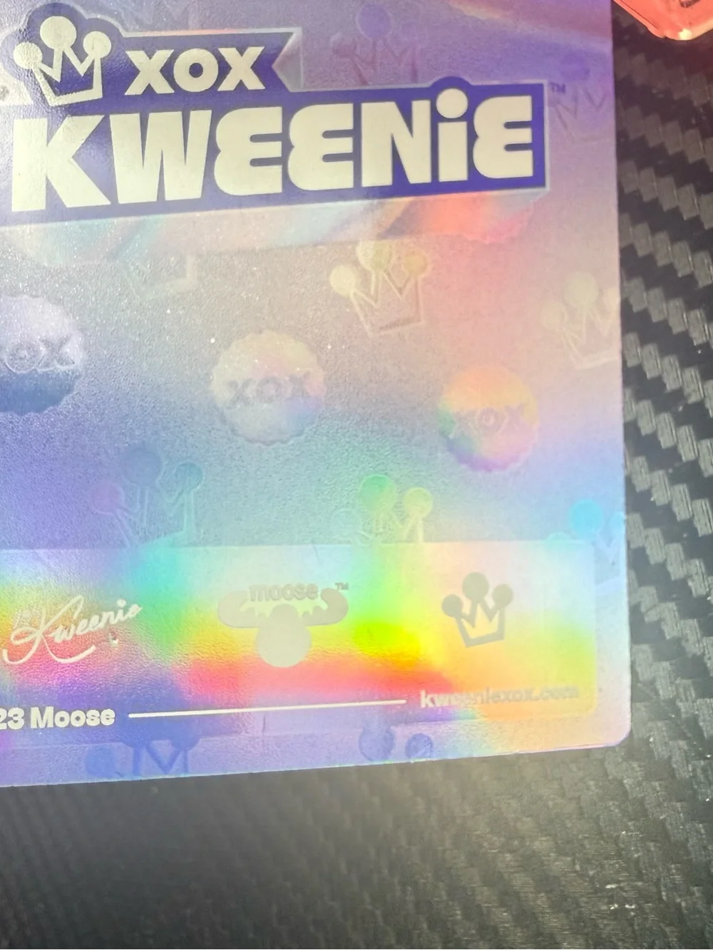 Moose Toys XOX Kweenie Kween of Suga Vinyl Figure Quirky Kweens Doll + Case