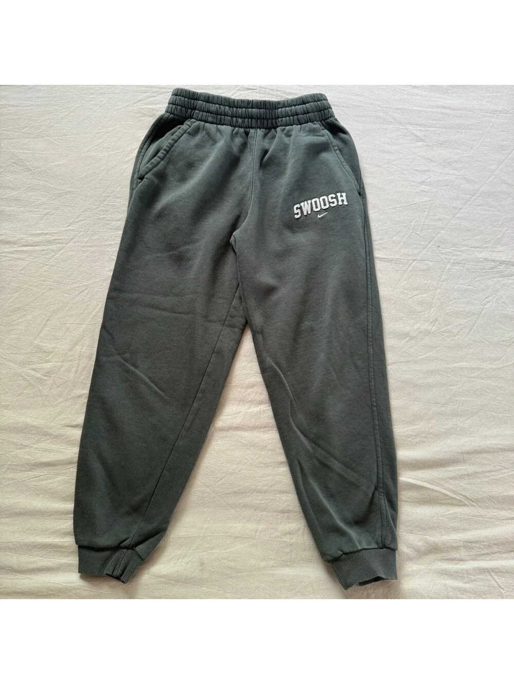 Nike Boys Swoosh Fleece Joggers Sweatpants Green Kids Size Medium M EXCELLENT