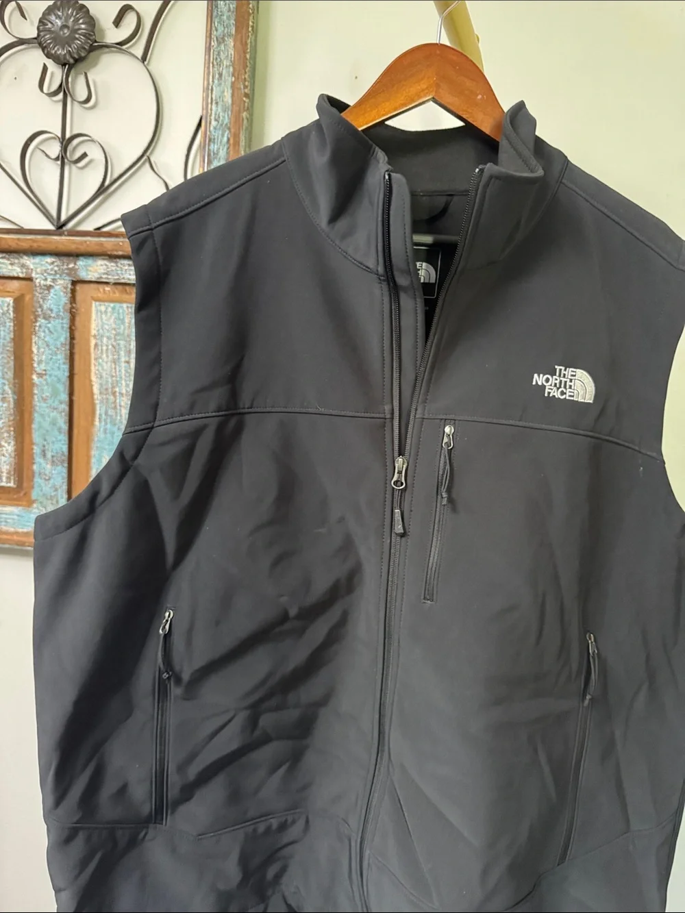 The North Face excellent ship