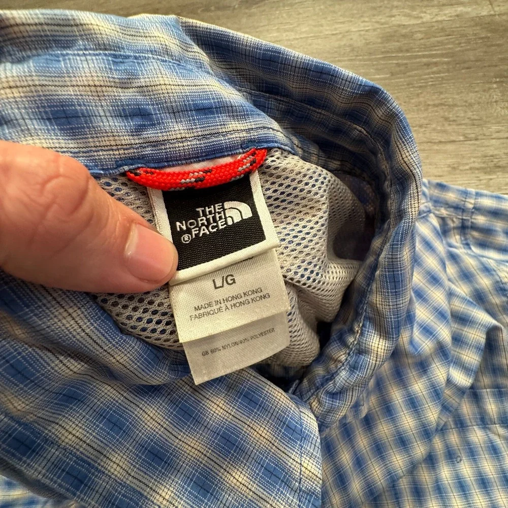 The North Face hours may
