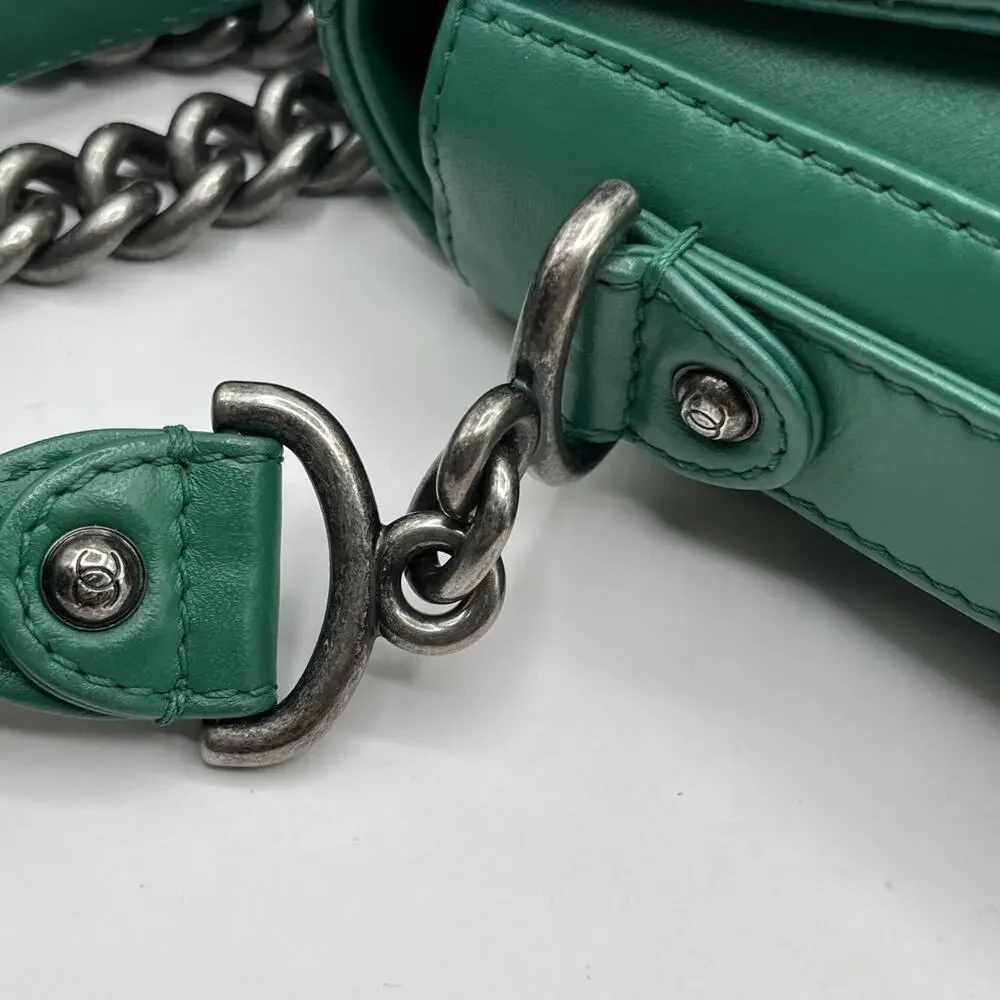 Chanel Rock My Shoulder Classic Purse Bag Emerald Green Silver Hardware AS IS