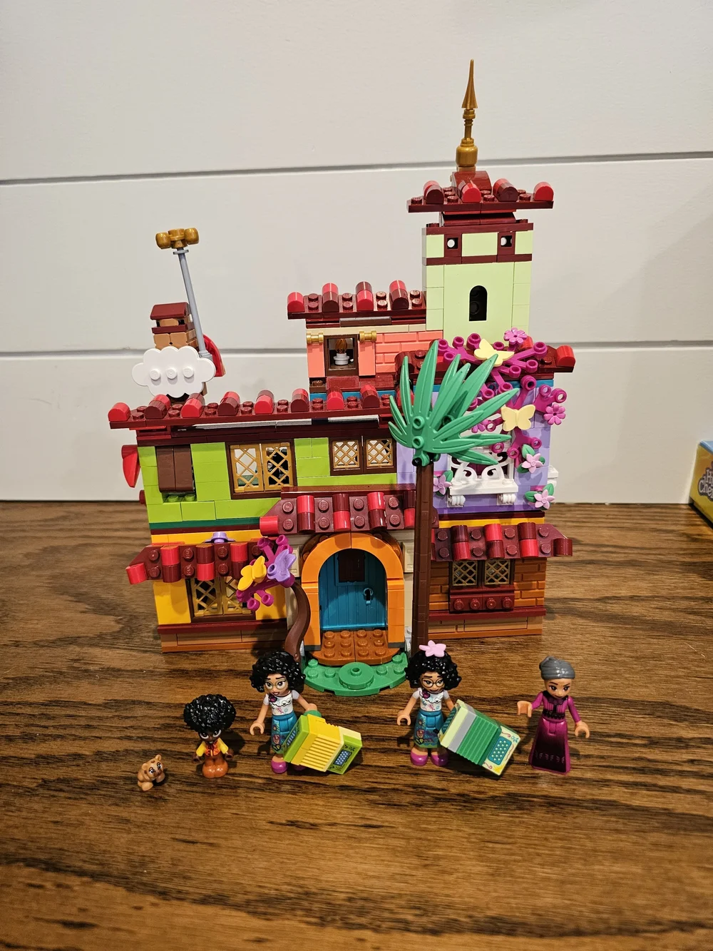 LEGO -  Disney Encanto The Madrigal House LEGO 43202 (Retired)