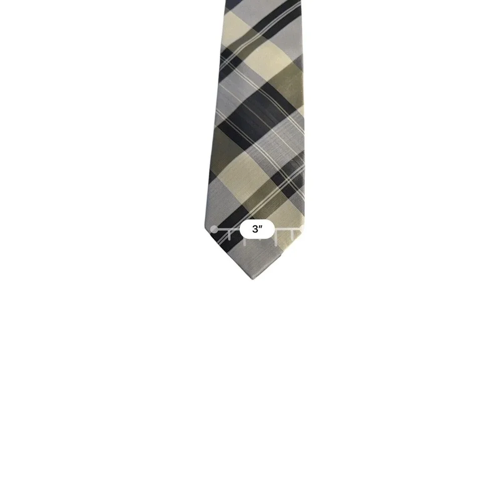 Kenneth Cole short one label