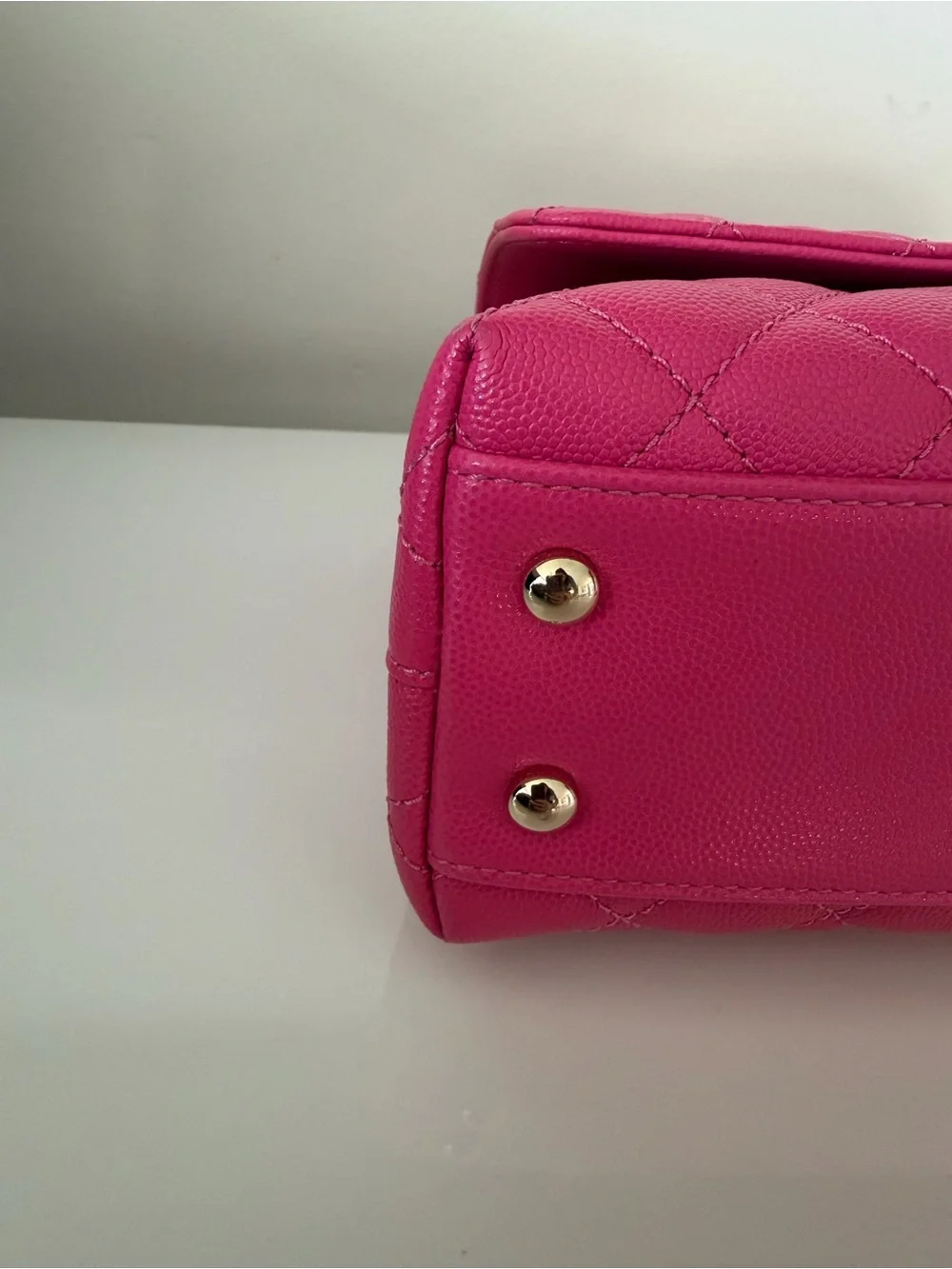 CHANEL leather bag turn