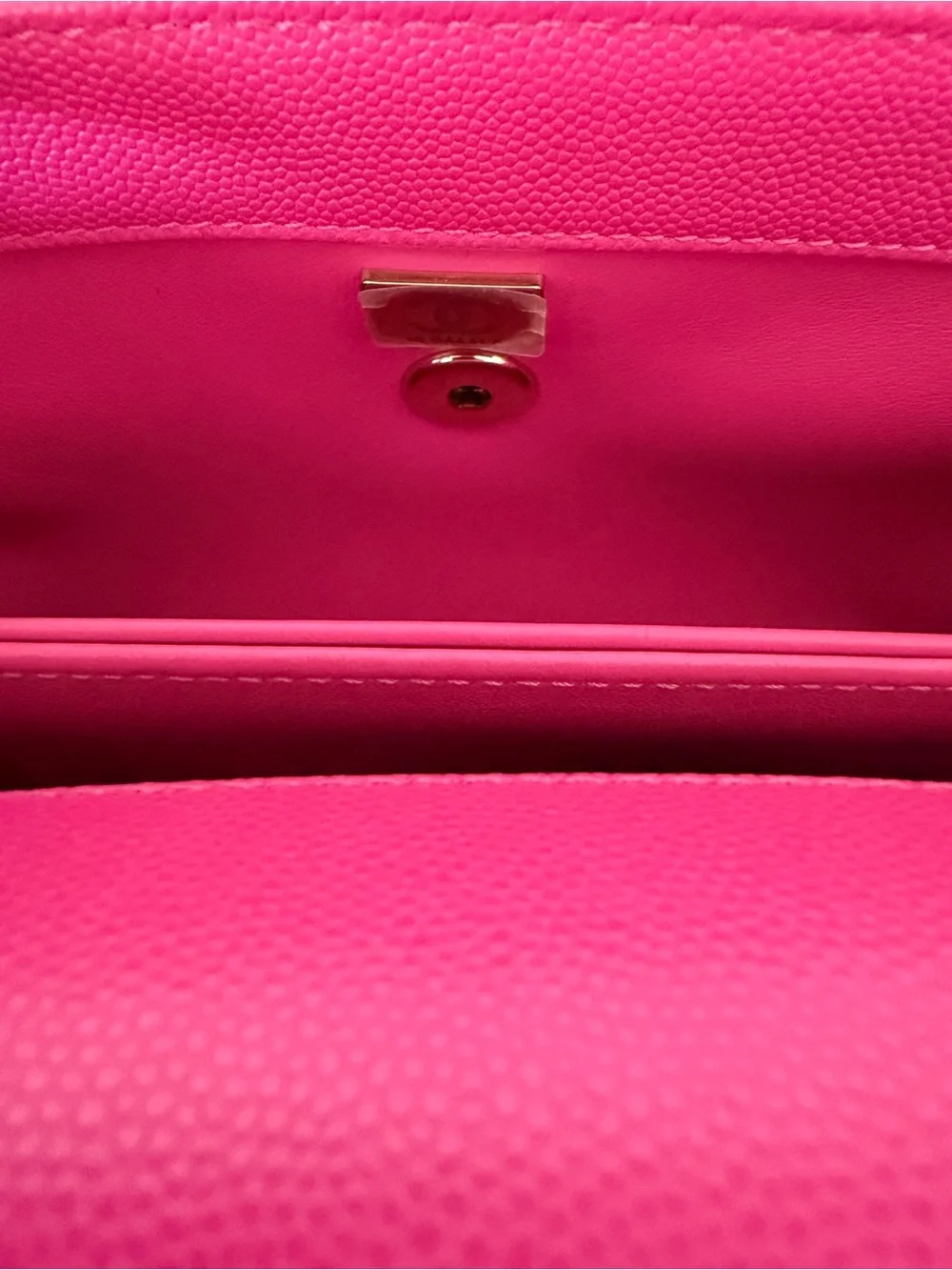 CHANEL hardware cc signature