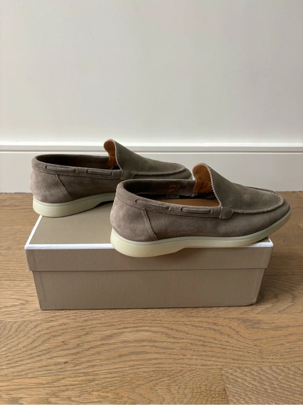 Brand New Men's Aurelien Suede Yacht Loafers in Light Grey — Classic Casual Styl
